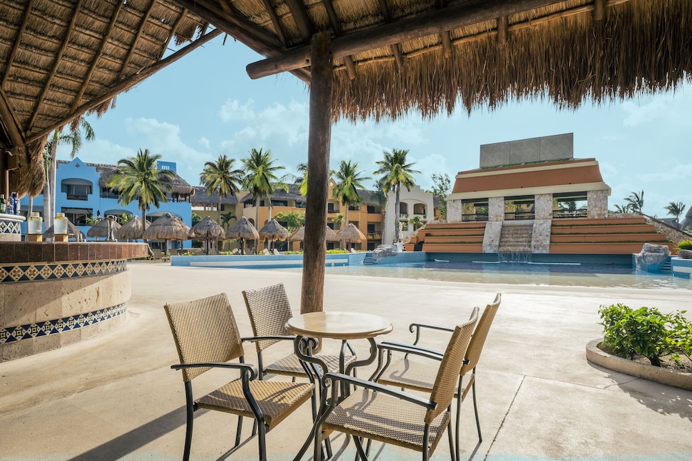 Iberostar Selection Paraíso Lindo - All Inclusive — Swimming pool in Playa del Carmen, Quintana Roo