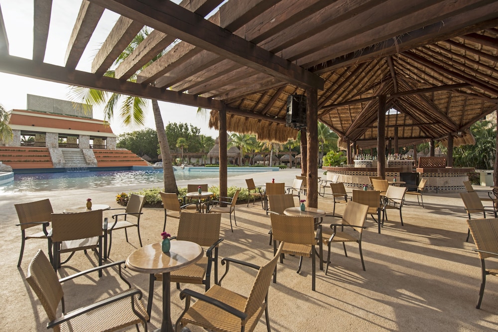 Iberostar Selection Paraíso Lindo - All Inclusive — Restaurant & bars in Playa del Carmen, Quintana Roo