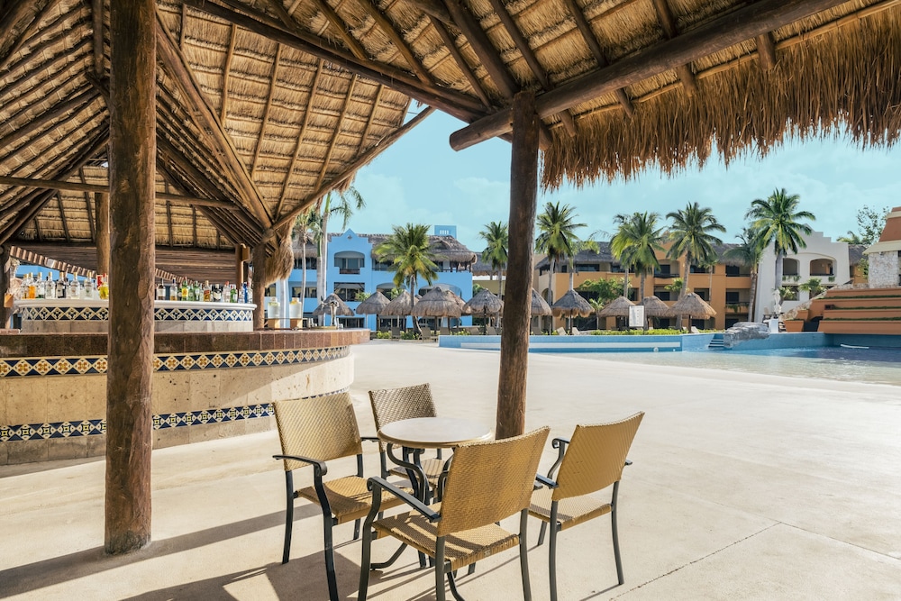 Iberostar Selection Paraíso Lindo - All Inclusive — Restaurant & bars in Playa del Carmen, Quintana Roo