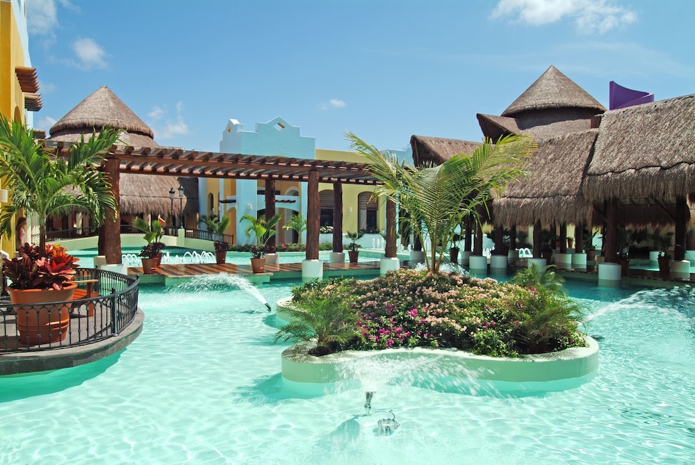 Iberostar Selection Paraíso Lindo - All Inclusive — Swimming pool in Playa del Carmen, Quintana Roo