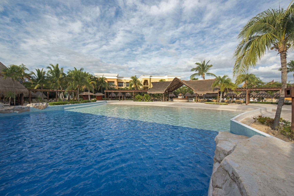 Iberostar Selection Paraíso Lindo - All Inclusive — Swimming pool in Playa del Carmen, Quintana Roo