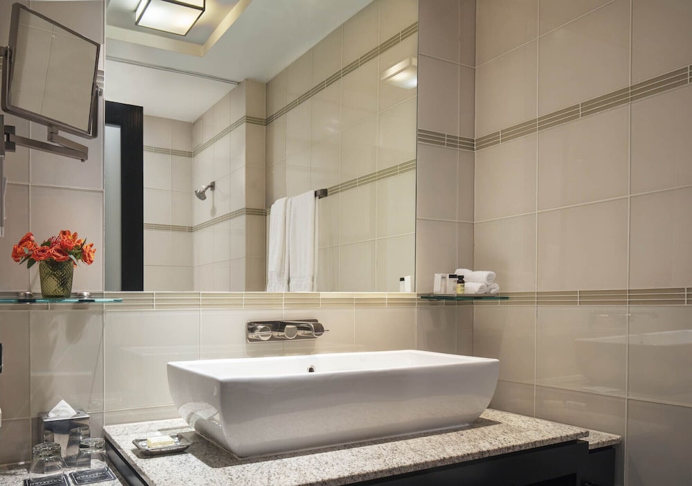 Royalton Park Avenue — Hotel rooms in New York City, New York State