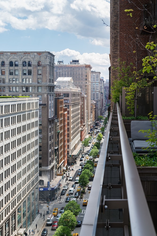 Royalton Park Avenue — Attractions in the area in New York City, New York State