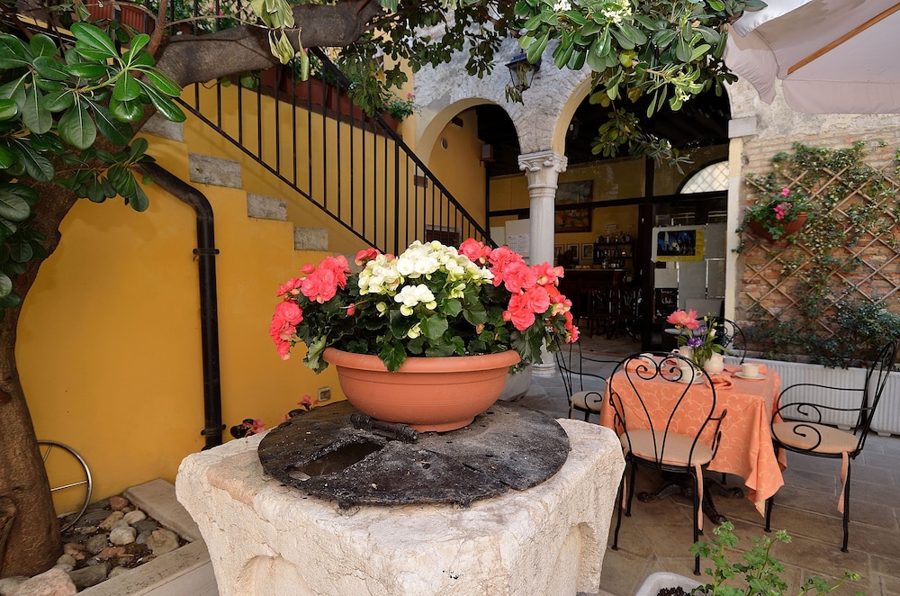 Locanda La Corte — Hotel building in Venice, Veneto