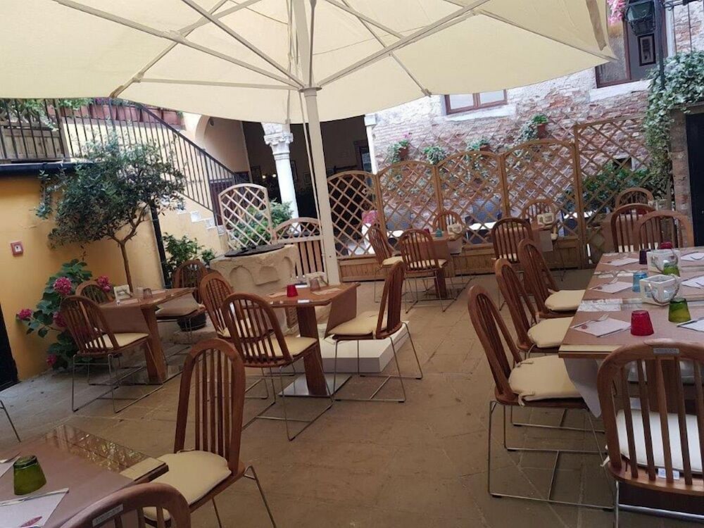 Locanda La Corte — Restaurant & bars in Venice, Veneto
