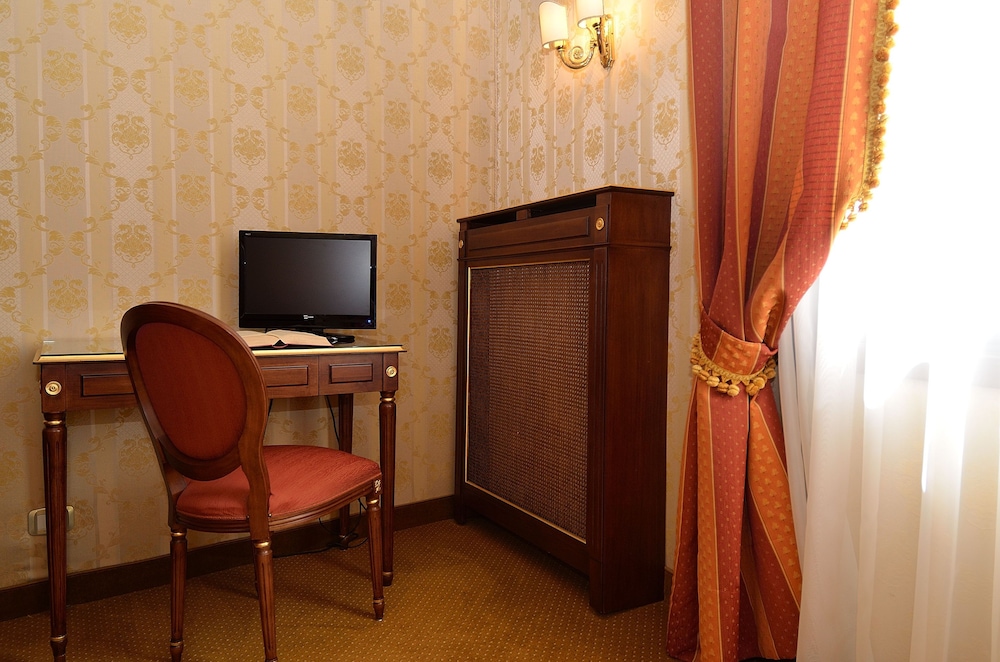 Locanda La Corte — Hotel rooms in Venice, Veneto