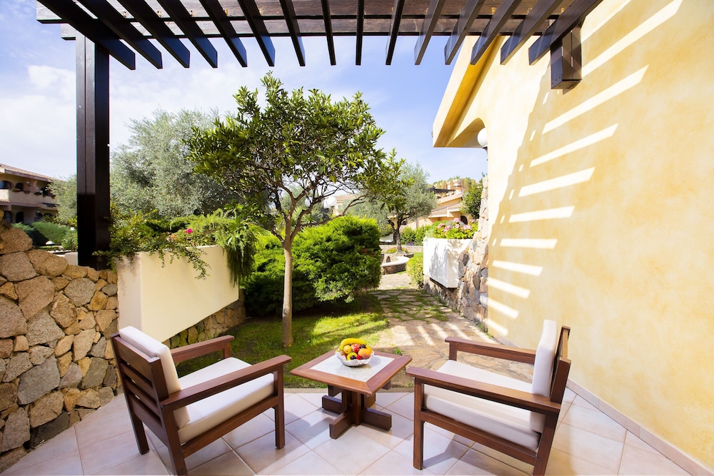 Hotel Baia di Nora — Hotel building in Pula, Sardinia