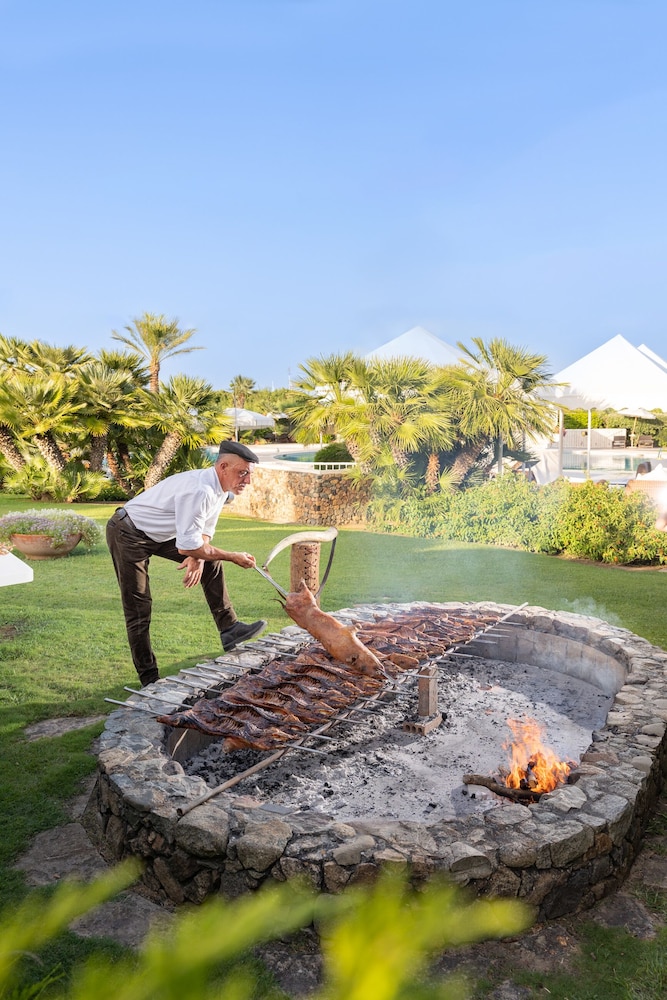 Hotel Baia di Nora — Restaurant & bars in Pula, Sardinia