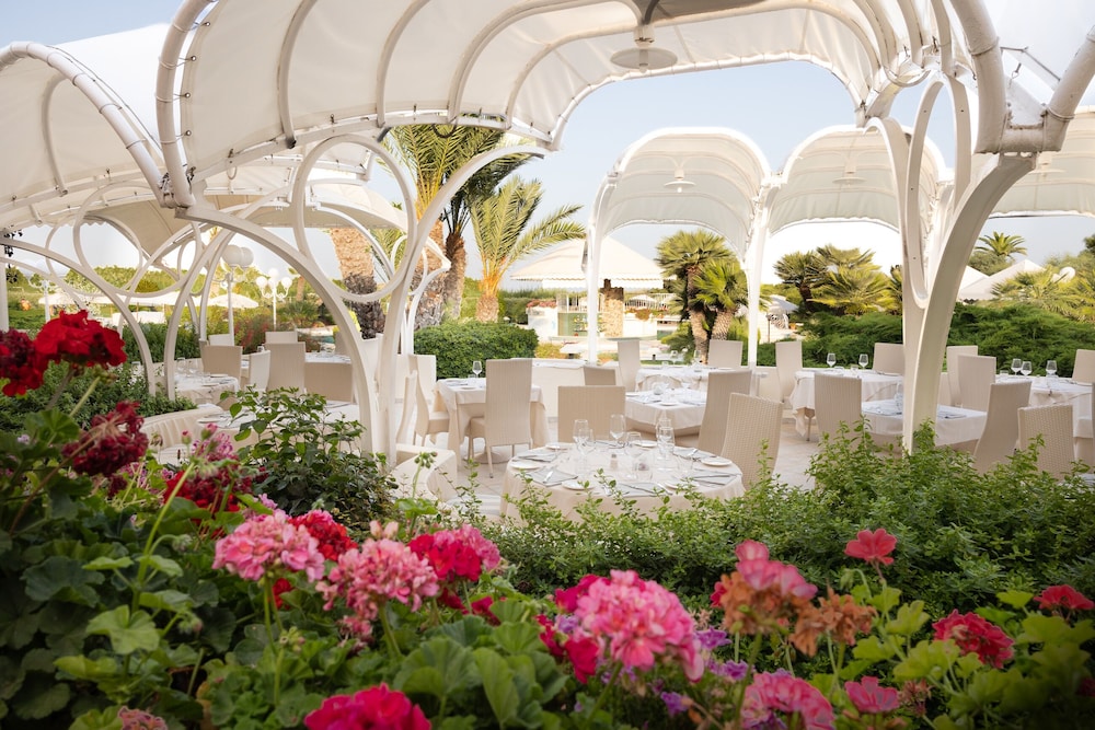 Hotel Baia di Nora — Hotel building in Pula, Sardinia
