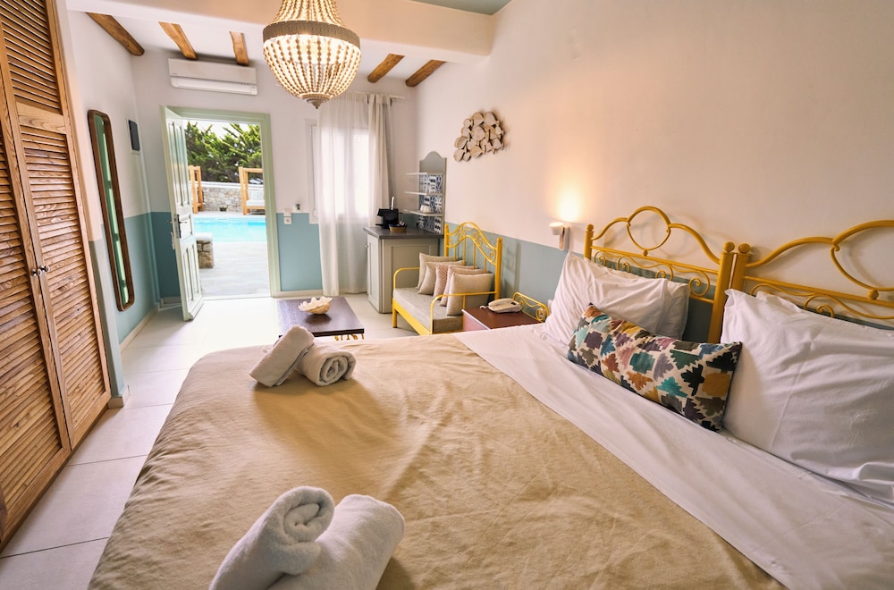 Bellissimo Resort — Hotel rooms in Ornos, South Aegean