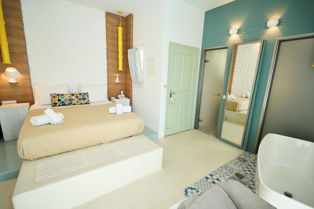 Bellissimo Resort — Hotel rooms in Ornos, South Aegean