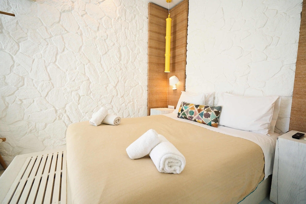 Bellissimo Resort — Hotel rooms in Ornos, South Aegean