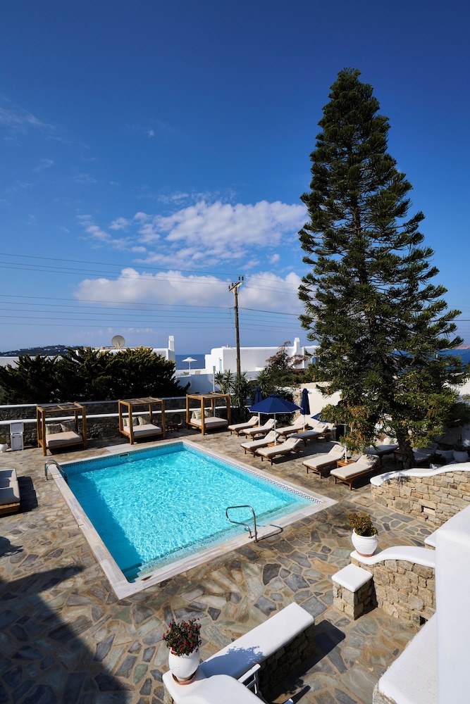 Bellissimo Resort — Swimming pool in Ornos, South Aegean