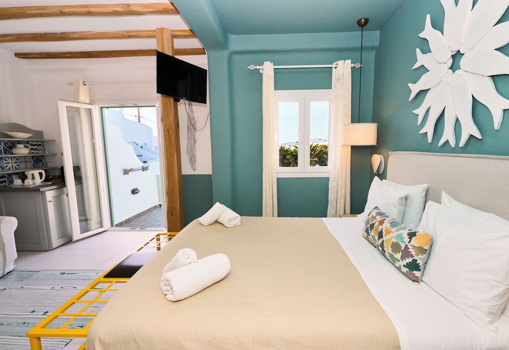 Bellissimo Resort — Hotel rooms in Ornos, South Aegean