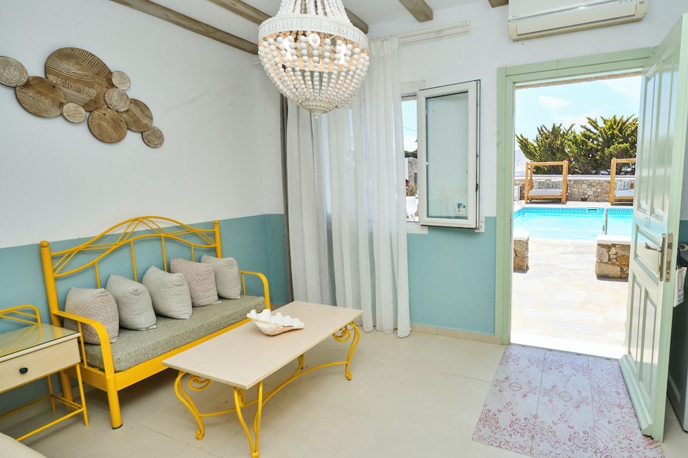 Bellissimo Resort — Hotel rooms in Ornos, South Aegean