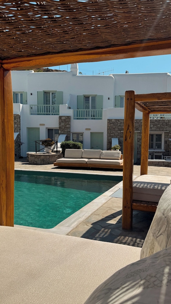 Bellissimo Resort — Swimming pool in Ornos, South Aegean