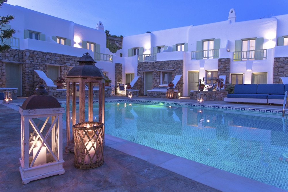 Bellissimo Resort — Swimming pool in Ornos, South Aegean