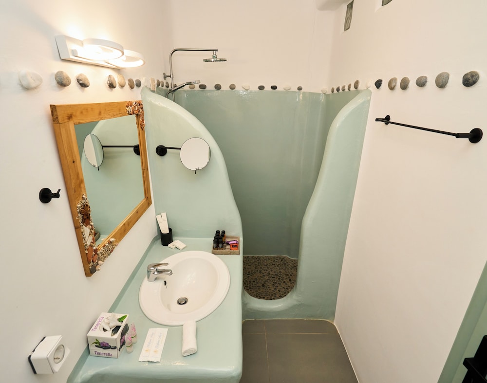 Bellissimo Resort — Hotel rooms in Ornos, South Aegean