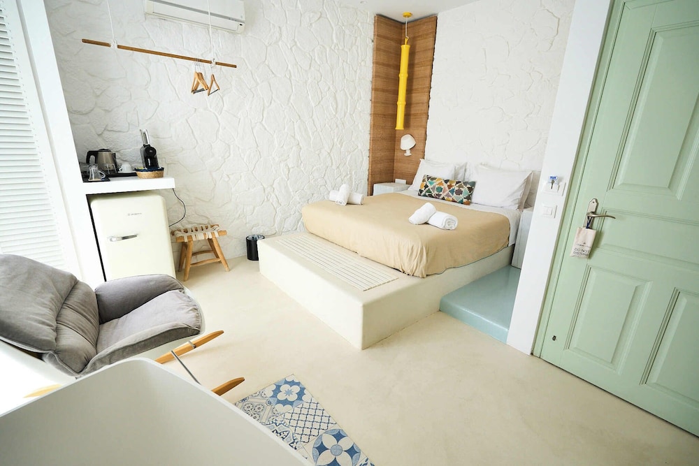 Bellissimo Resort — Hotel rooms in Ornos, South Aegean