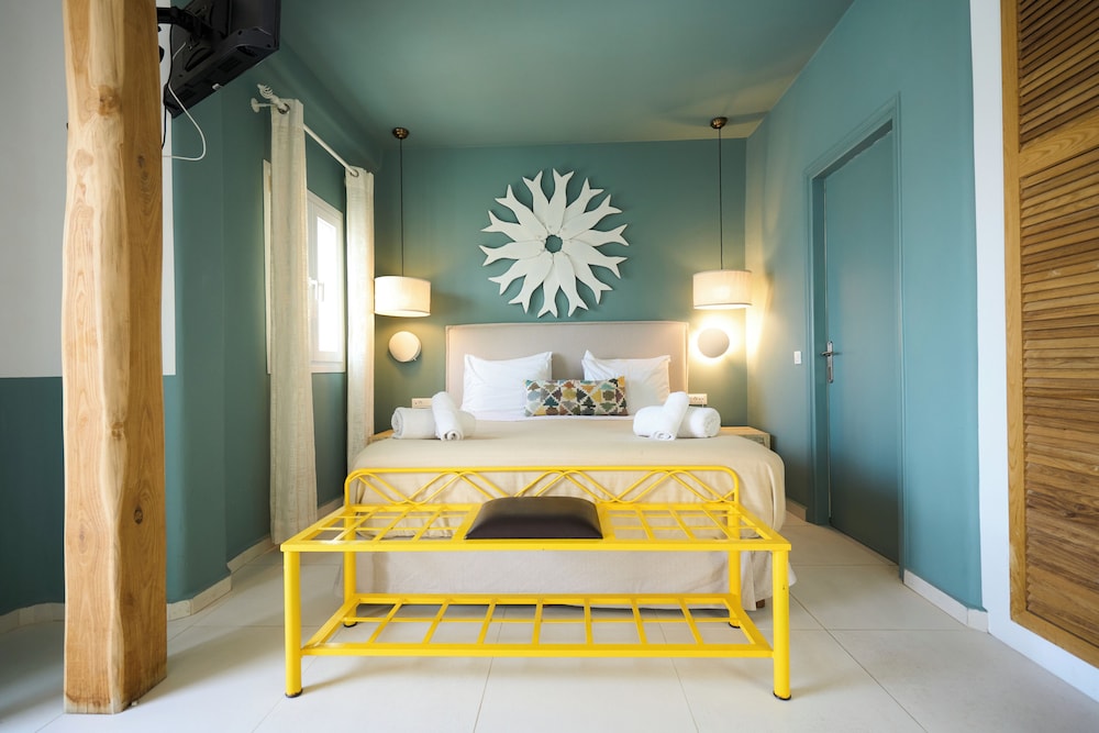 Bellissimo Resort — Hotel rooms in Ornos, South Aegean