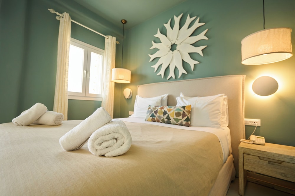 Bellissimo Resort — Hotel rooms in Ornos, South Aegean