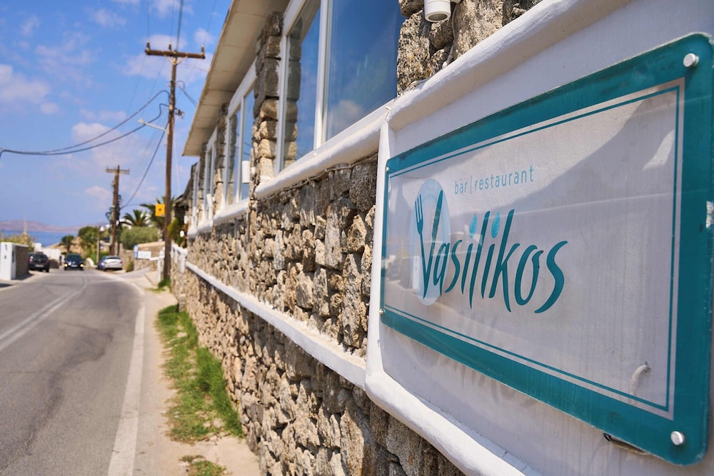 Bellissimo Resort — Restaurant & bars in Ornos, South Aegean