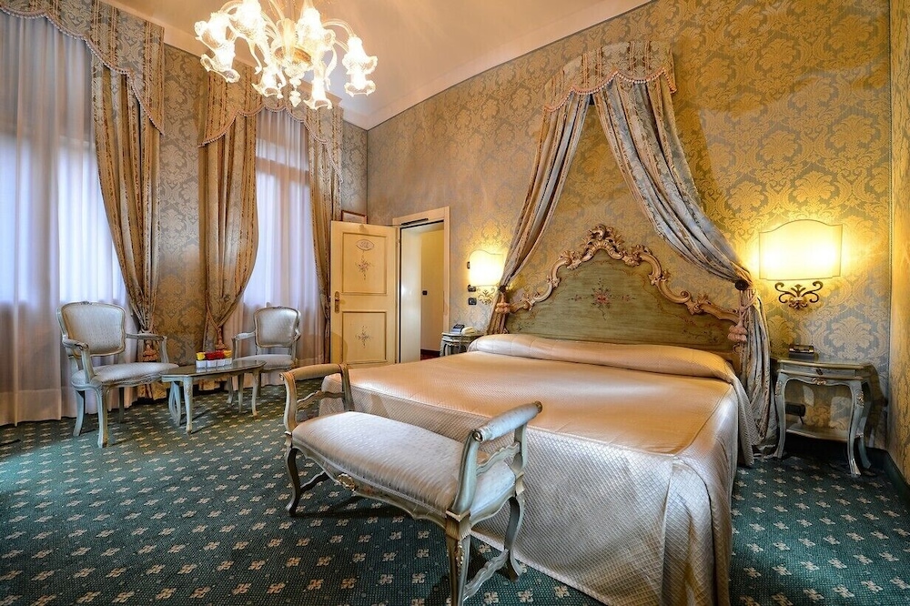 Ca' Rialto House — Hotel rooms in Venice, Veneto