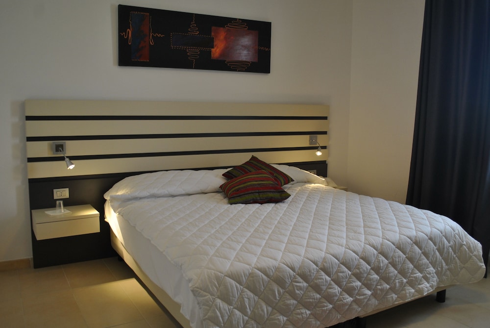 Althea Palace — Hotel rooms in Castelvetrano, Sicily