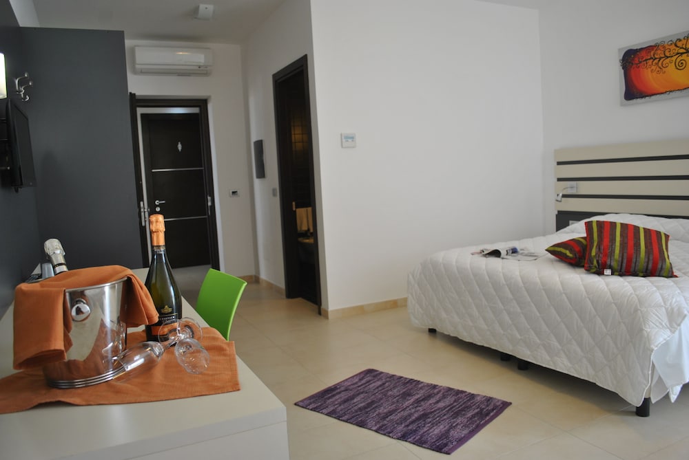 Althea Palace — Hotel rooms in Castelvetrano, Sicily