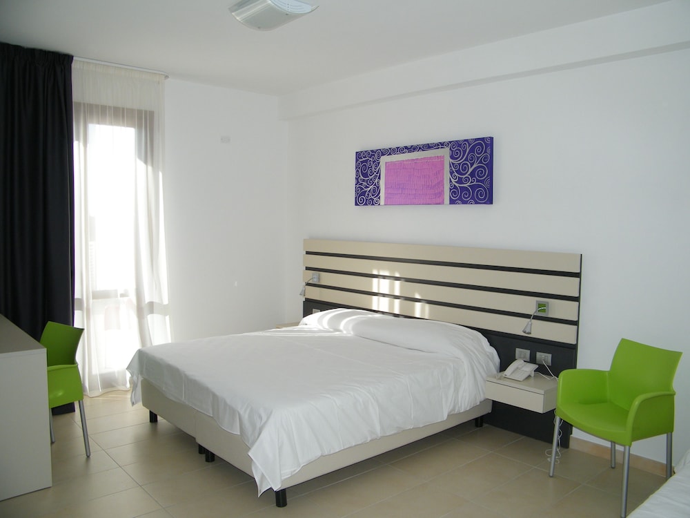 Althea Palace — Hotel rooms in Castelvetrano, Sicily