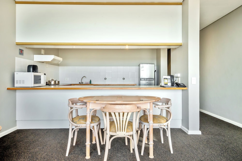 Dolphin Beach Hotel — Hotel rooms in Cape Town, Western Cape