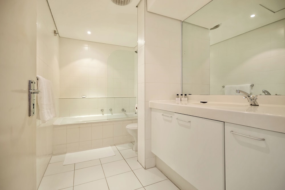 Dolphin Beach Hotel — Hotel rooms in Cape Town, Western Cape
