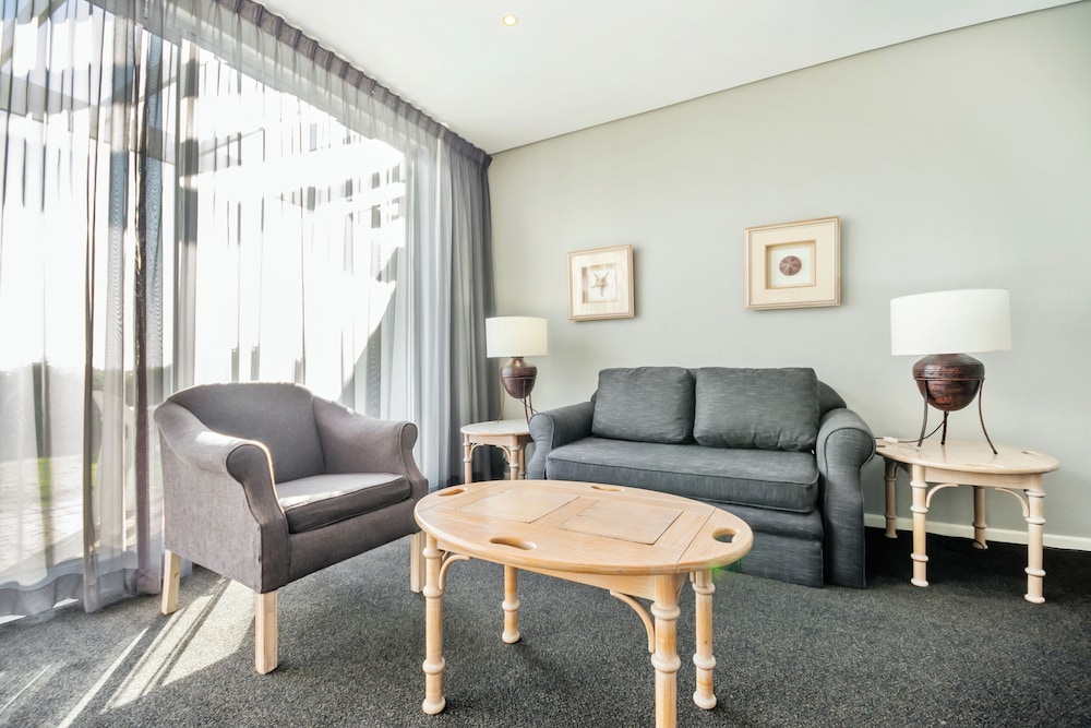 Dolphin Beach Hotel — Hotel rooms in Cape Town, Western Cape