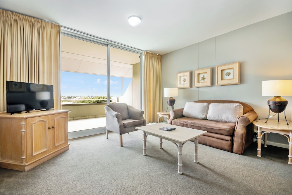 Dolphin Beach Hotel — Hotel rooms in Cape Town, Western Cape