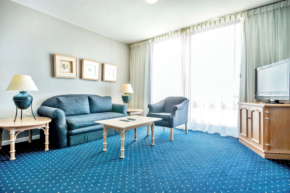 Dolphin Beach Hotel — Hotel rooms in Cape Town, Western Cape