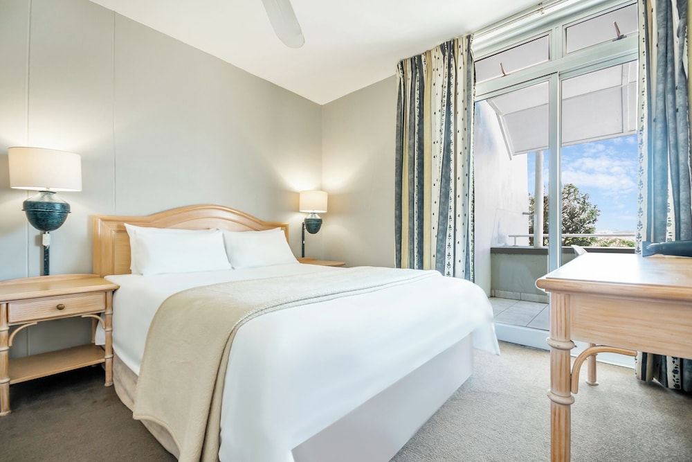 Dolphin Beach Hotel — Hotel rooms in Cape Town, Western Cape