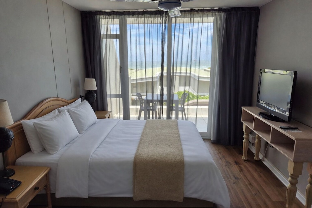 Dolphin Beach Hotel — Hotel rooms in Cape Town, Western Cape