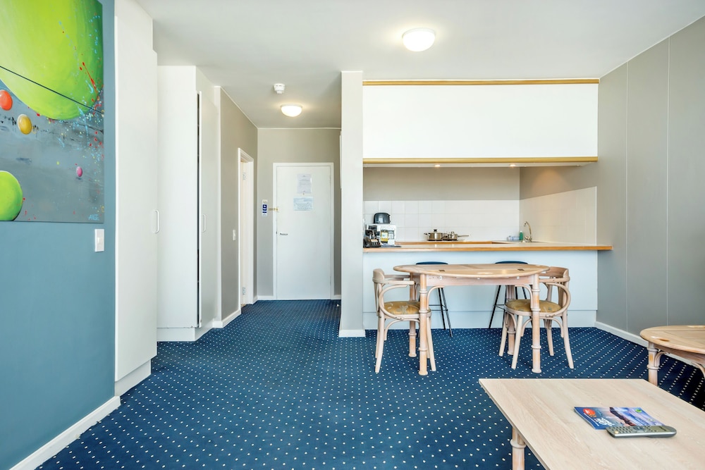 Dolphin Beach Hotel — Hotel rooms in Cape Town, Western Cape