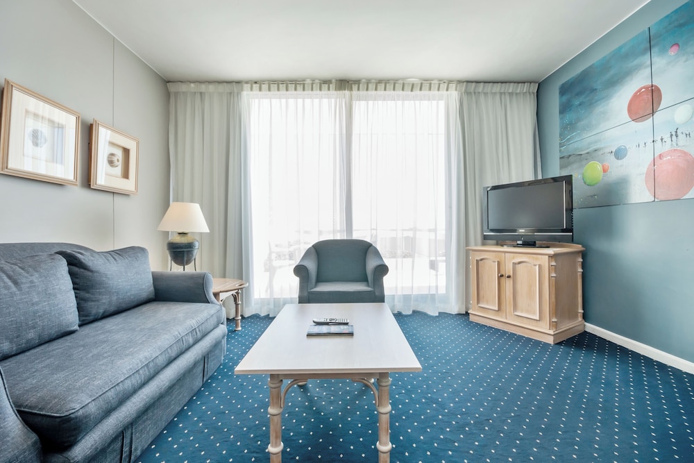 Dolphin Beach Hotel — Hotel rooms in Cape Town, Western Cape