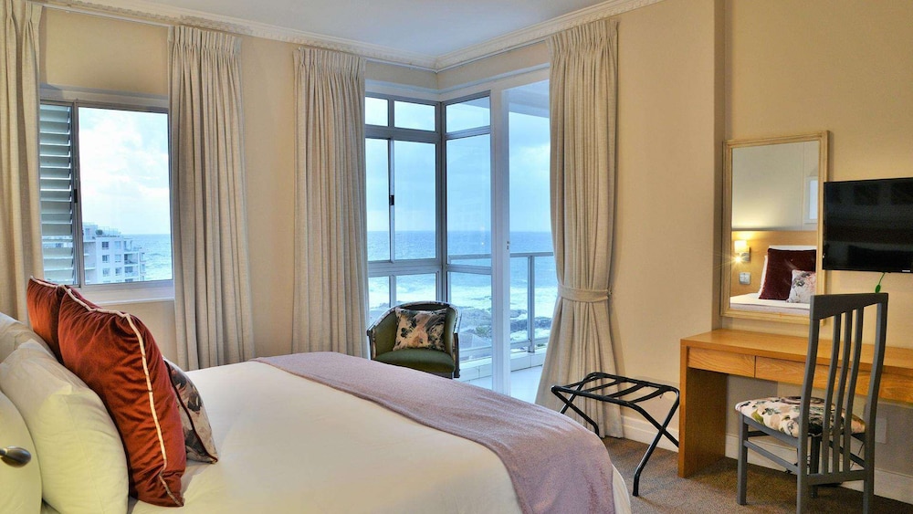Peninsula All-Suite Hotel by Dream Resorts — Hotel rooms in Cape Town, Western Cape