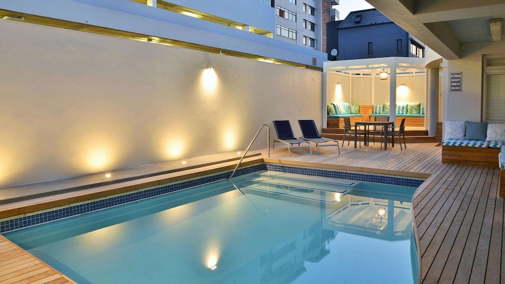 Peninsula All-Suite Hotel by Dream Resorts — Swimming pool in Cape Town, Western Cape