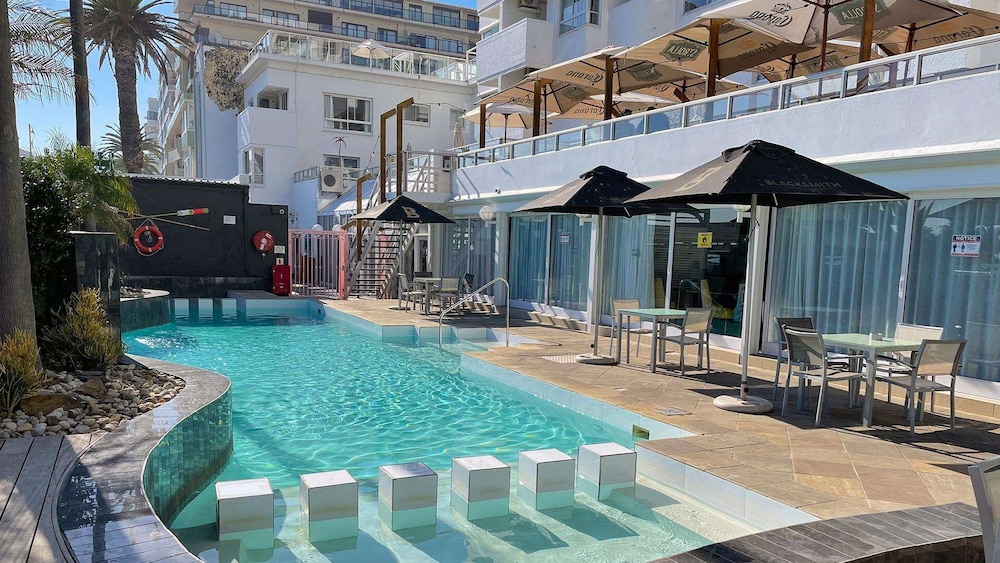 Peninsula All-Suite Hotel by Dream Resorts — Swimming pool in Cape Town, Western Cape