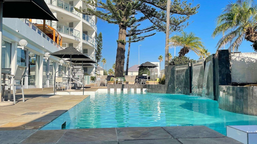Peninsula All-Suite Hotel by Dream Resorts — Swimming pool in Cape Town, Western Cape