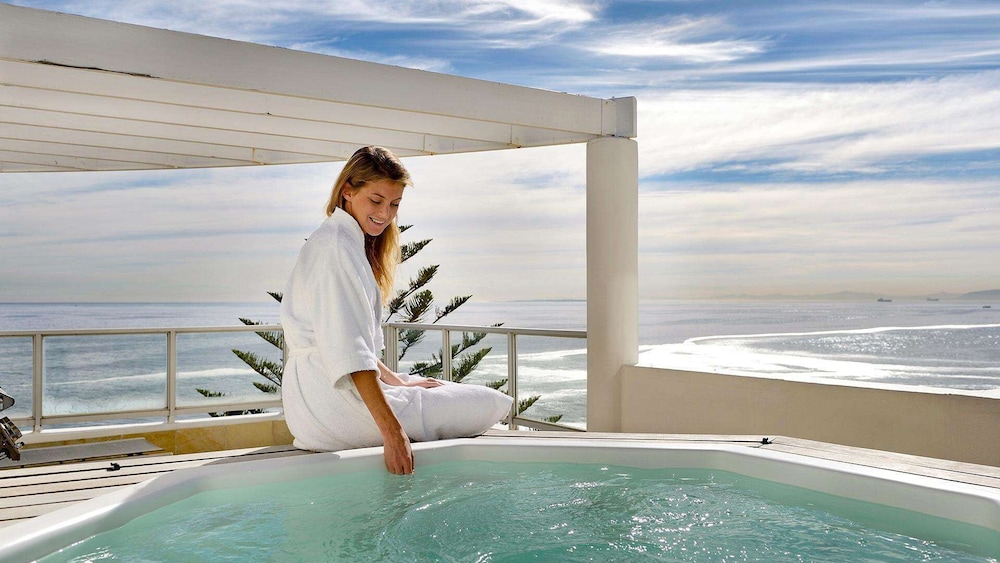 Peninsula All-Suite Hotel by Dream Resorts — Spa in Cape Town, Western Cape
