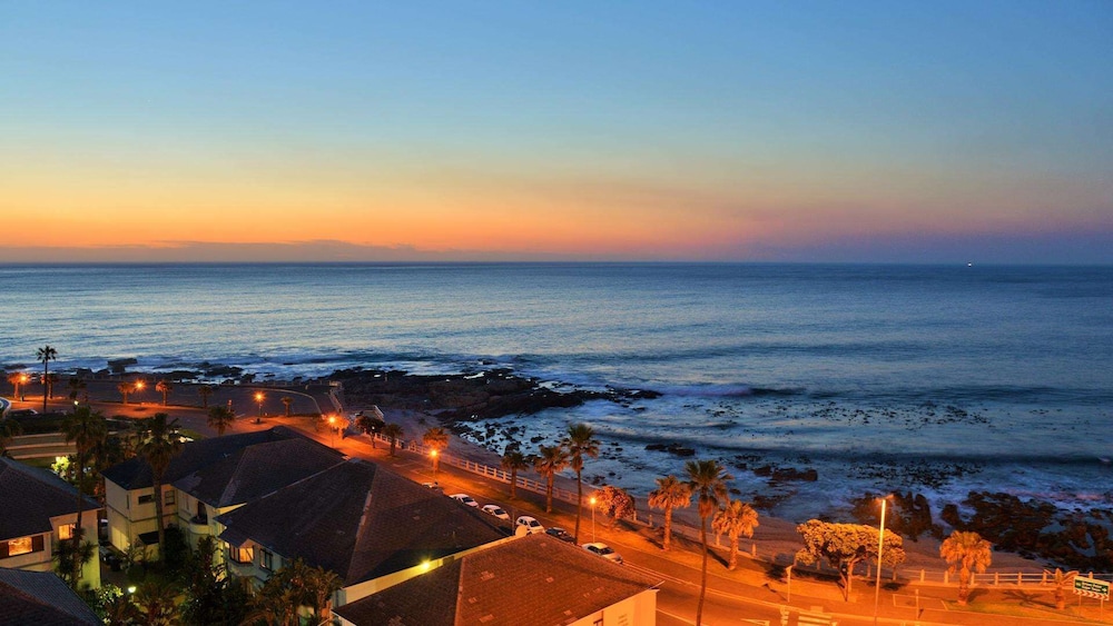 Peninsula All-Suite Hotel by Dream Resorts — Attractions in the area in Cape Town, Western Cape