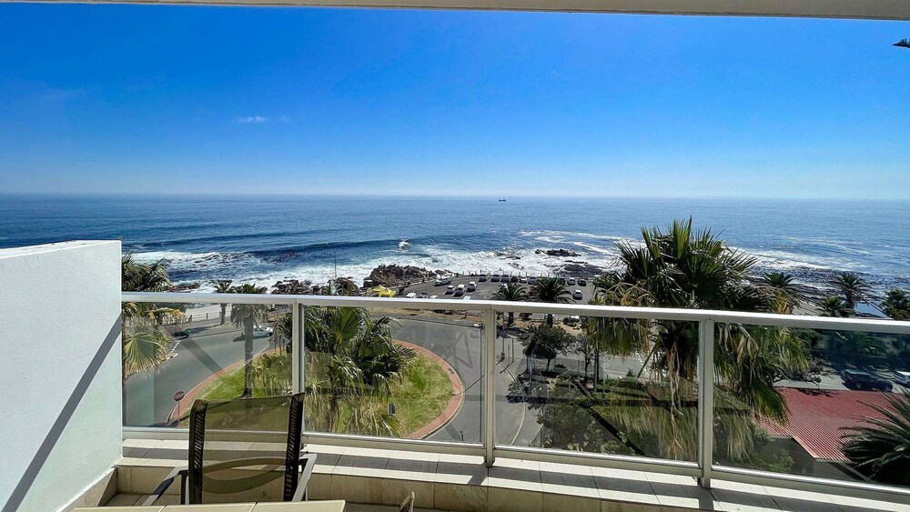 Peninsula All-Suite Hotel by Dream Resorts — Beach in Cape Town, Western Cape