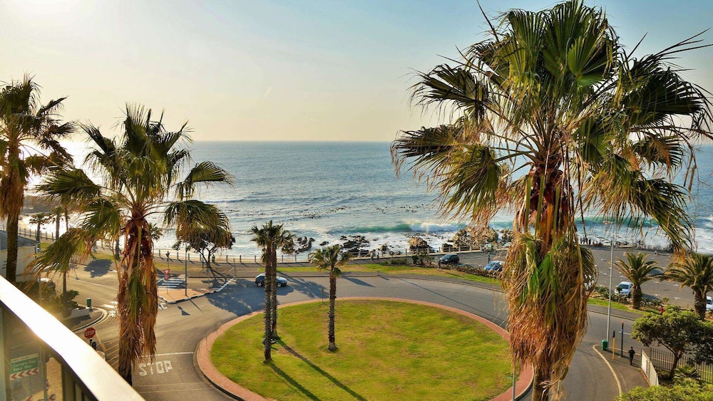 Peninsula All-Suite Hotel by Dream Resorts — Beach in Cape Town, Western Cape
