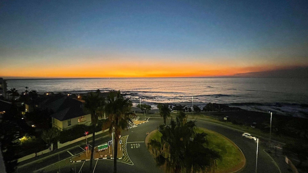 Peninsula All-Suite Hotel by Dream Resorts — Beach in Cape Town, Western Cape