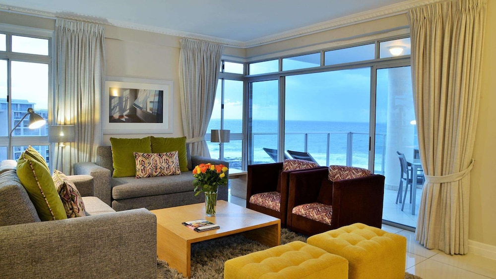 Peninsula All-Suite Hotel by Dream Resorts — Hotel rooms in Cape Town, Western Cape