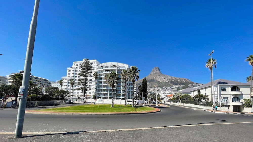 Peninsula All-Suite Hotel by Dream Resorts — Attractions in the area in Cape Town, Western Cape